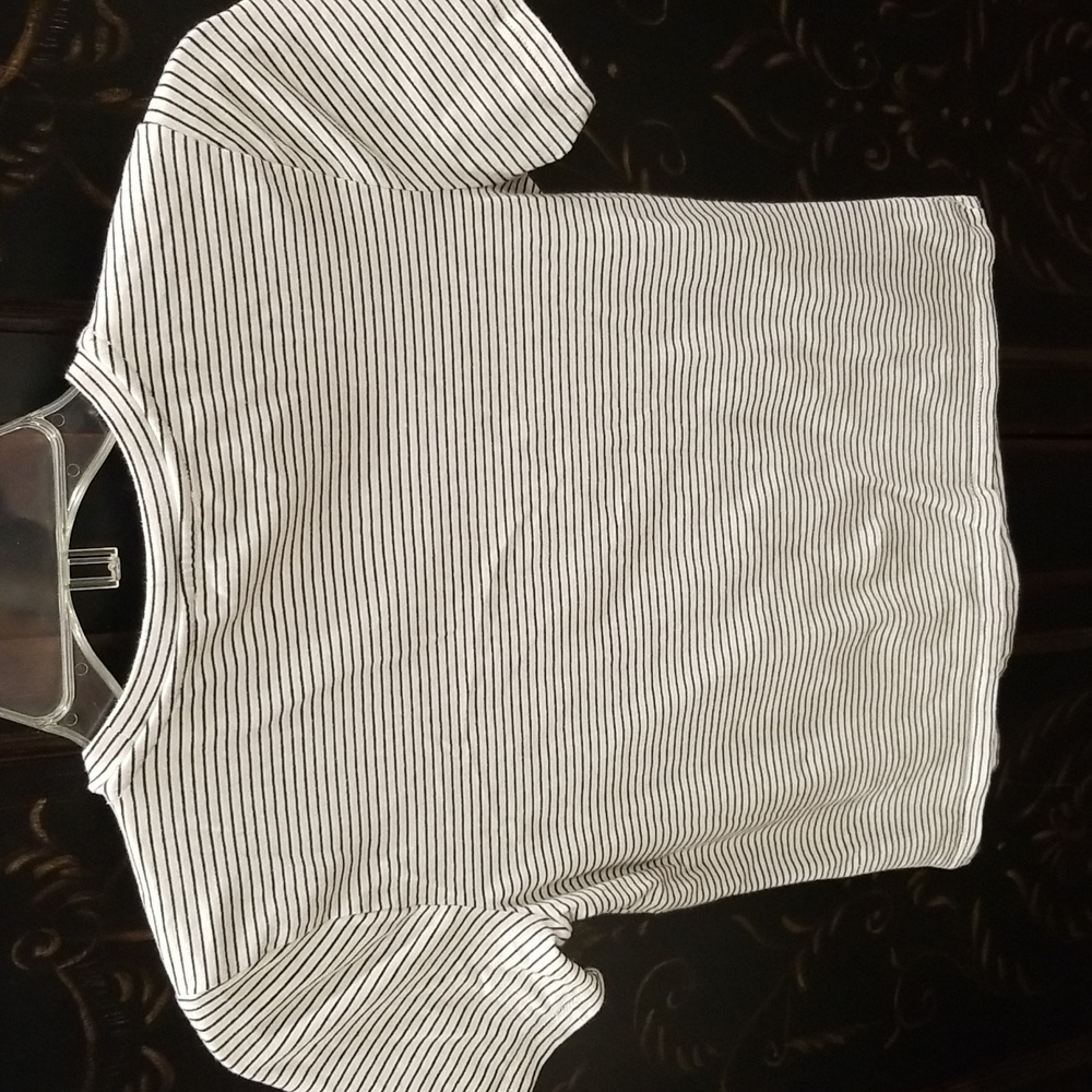 Forever 21 Black and White Striped Crewneck Graphic Tee Size S - Picture 2 of 16